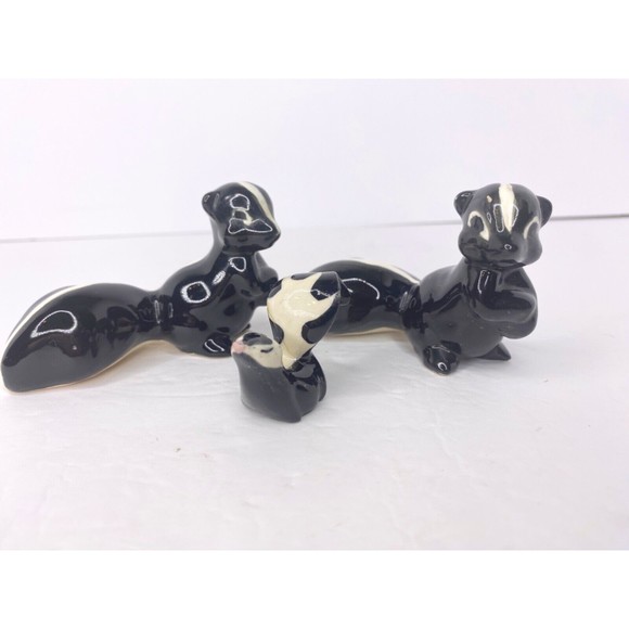 Vintage, Glazed , Skunks, Minature, Parents, baby,Ceramic - Picture 2 of 14